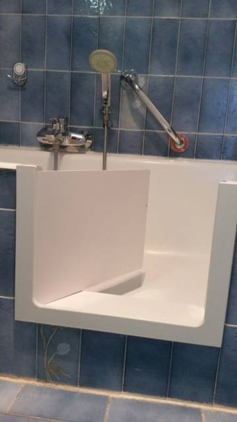 ouverture de baignoire avec portillon anti éclaboussures à juan les pins dans les alpes maritimes en région paca