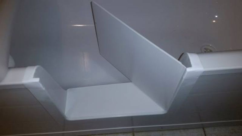 ouverture de baignoire avec portillon anti éclaboussures à six fours les plages dans le var en région paca