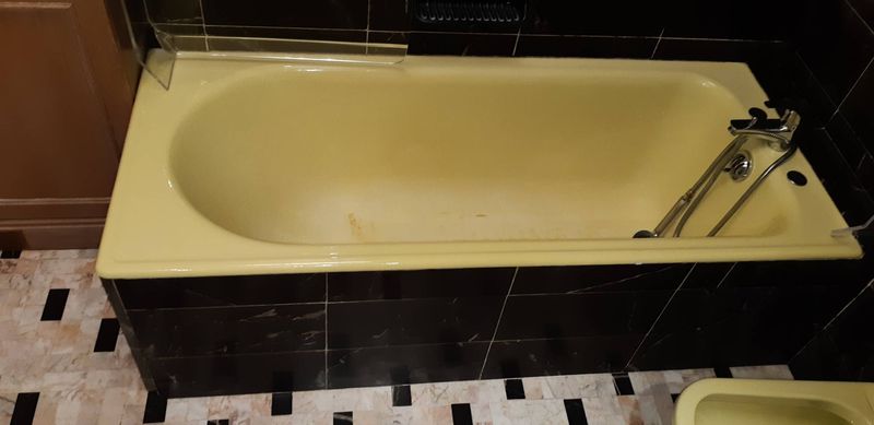 Ouverture latérale de baignoire avec pose d'une porte étanche.