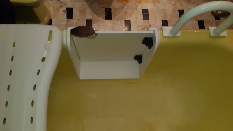Ouverture latérale de baignoire avec pose d'une porte étanche.