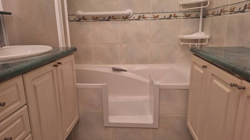 ouverture de baignoire portillon anti eclaboussures Cagnes sur mer 2
