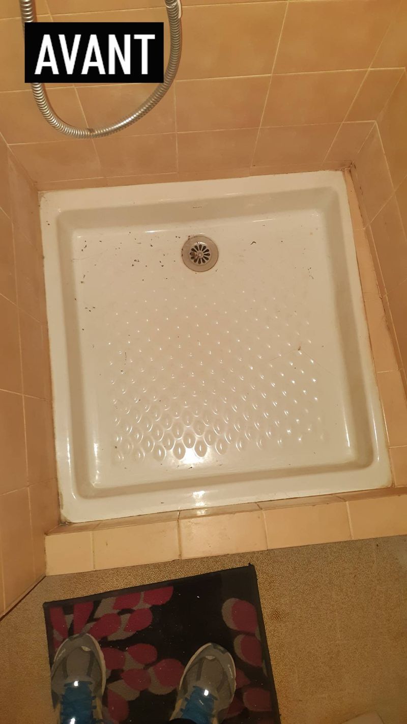 Rénovation sur-mesure d’une douche avec une coque encastrable à Toulon dans le Var en région PACA