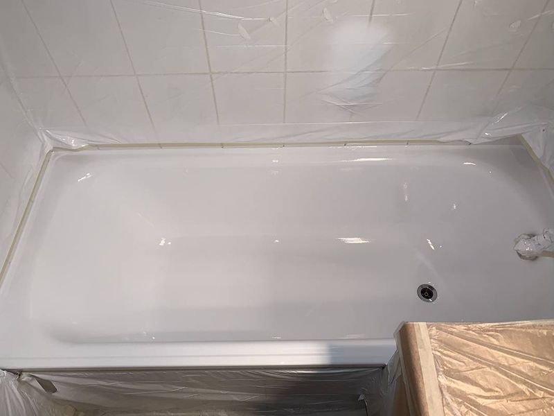 Rénovation d'une baignoire par projection de résine au Vésinet dans le département des Yvelines