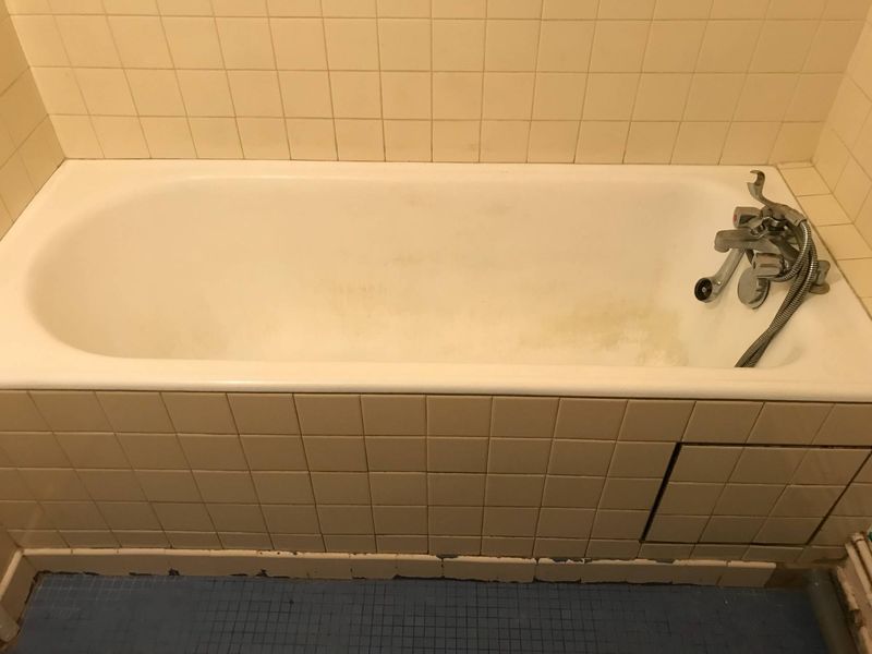 Remplacement d'une baignoire par une coque encastrable à Versailles