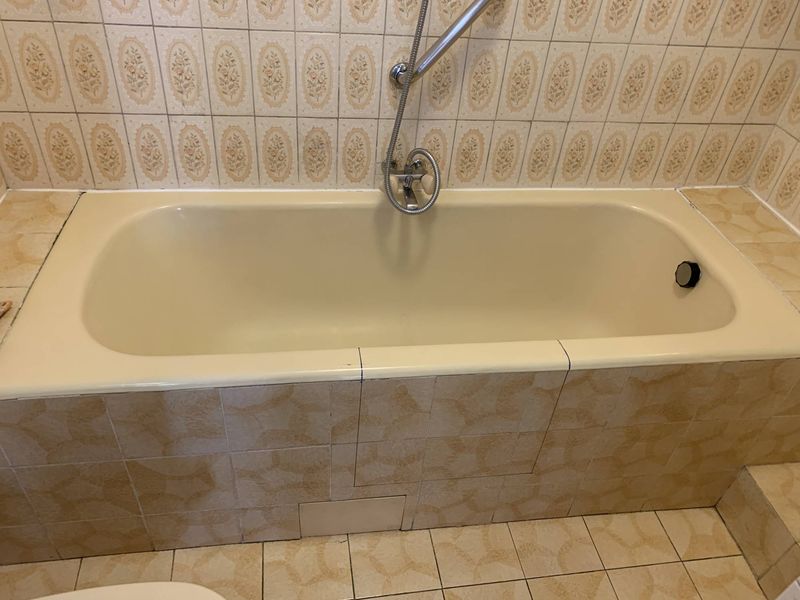 Ouverture latérale d'une baignoire à Morsang-sur-Orge dans le département de l'Essonne