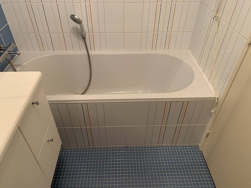 Ouverture latérale de baignoire avec pose d’un portillon anti-éclaboussures à Vitry-sur-Seine