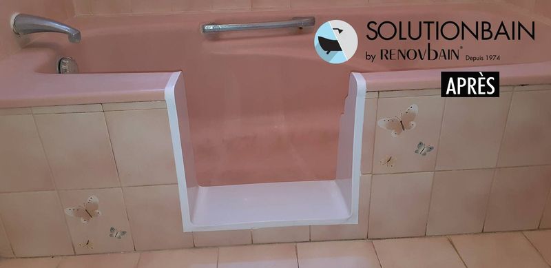 Ouverture latérale de baignoire en fonte à Toulon dans le Var en région PACA