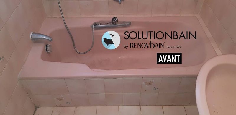 Ouverture latérale de baignoire en fonte à Toulon dans le Var en région PACA