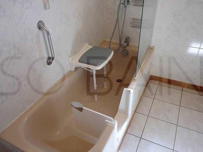 Baignoire en douche par Sobain by rénovbain sur Bordeaux et la CUB