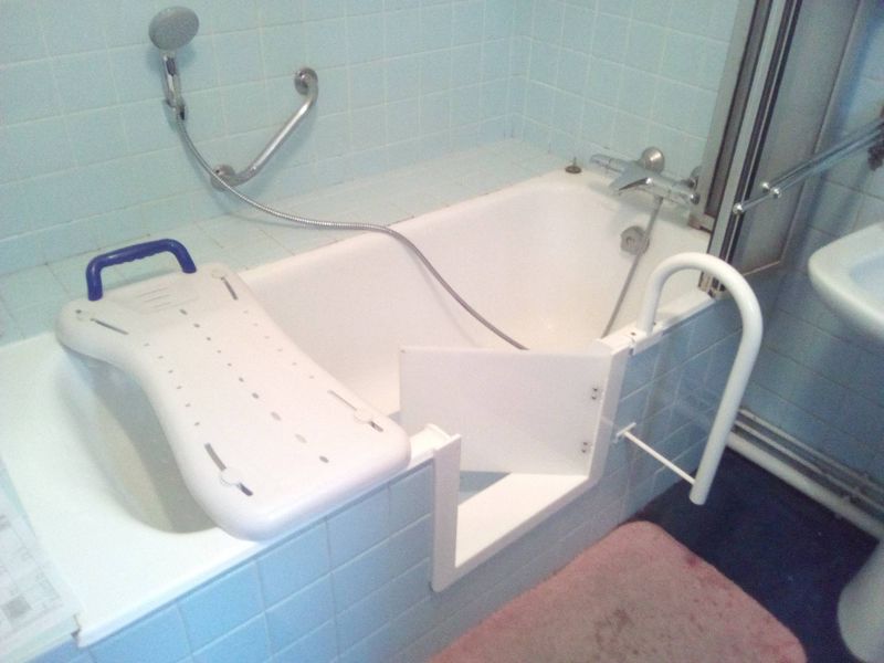 Acheter une baignoire à porte pour seniors dans le 8eme arrondissement de Paris