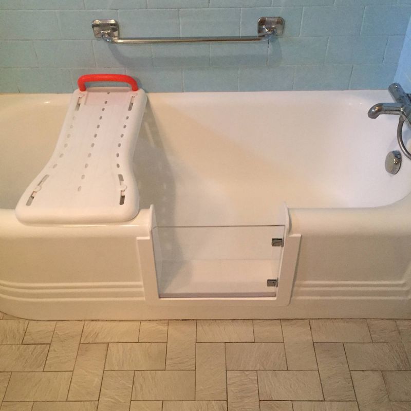 Baignoire à porte au lieu d'une douche : Société Renovbain à Balma Proche de Toulouse