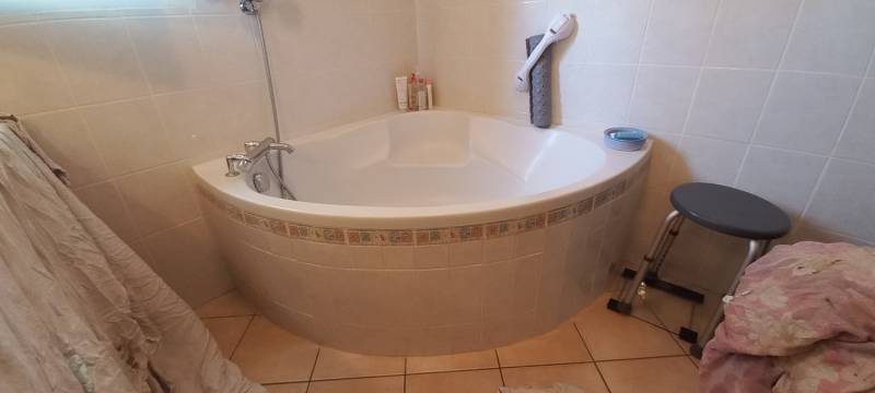 Ouverture baignoire d angle et porte etanche a Gap 1