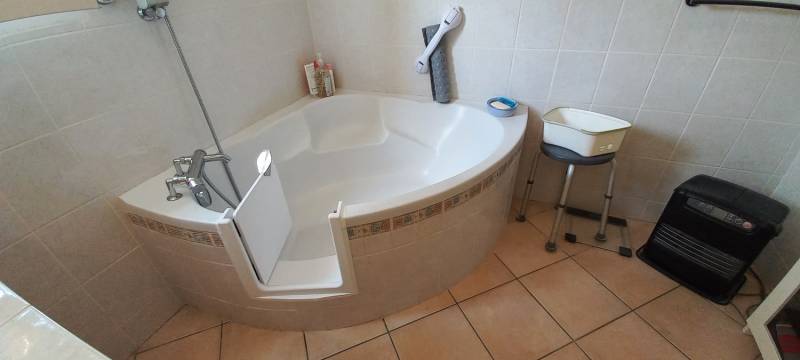 Ouverture baignoire d angle et porte etanche a Gap 2
