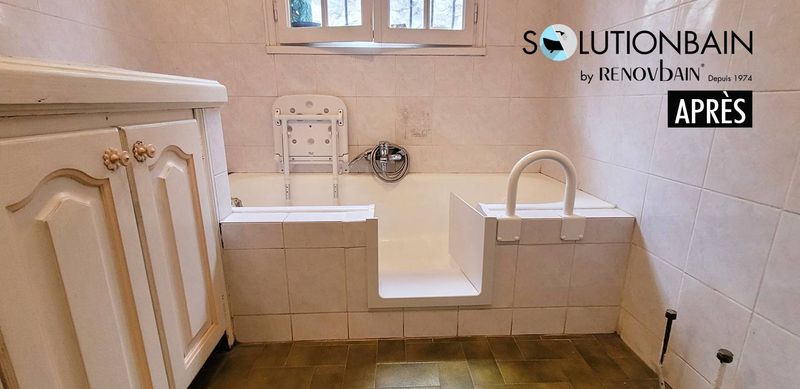 Ouverture de baignoire avec installation d’un portillon anti-éclaboussure