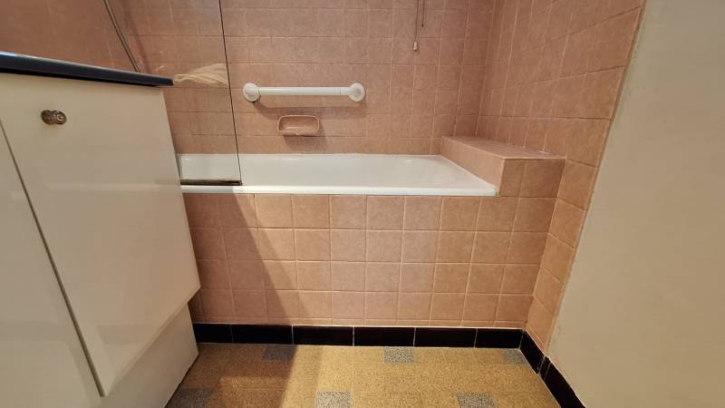Ouverture de baignoire en fonte blanche a hyeres les palmiers 83400 - 2