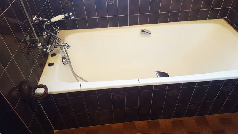 Ouverture de baignoire et pose d'une porte étanche en région PACA