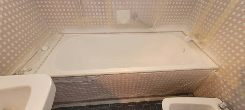 Rénovation d’une baignoire en fonte blanche à La Valette-du-Var (83160)